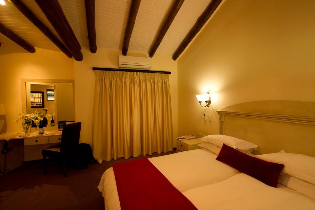 Little Tuscany Boutique Hotel Johannesburg Bagian luar foto