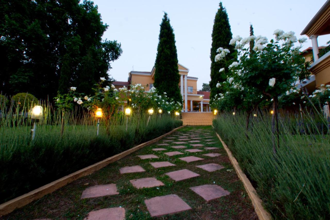 Little Tuscany Boutique Hotel Johannesburg Bagian luar foto