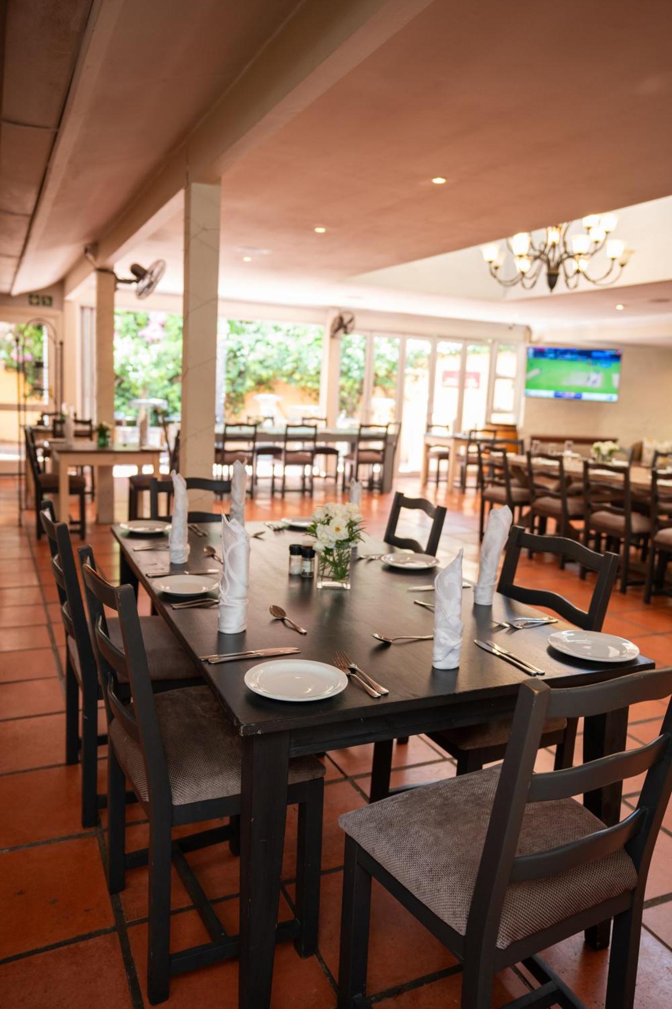 Little Tuscany Boutique Hotel Johannesburg Bagian luar foto