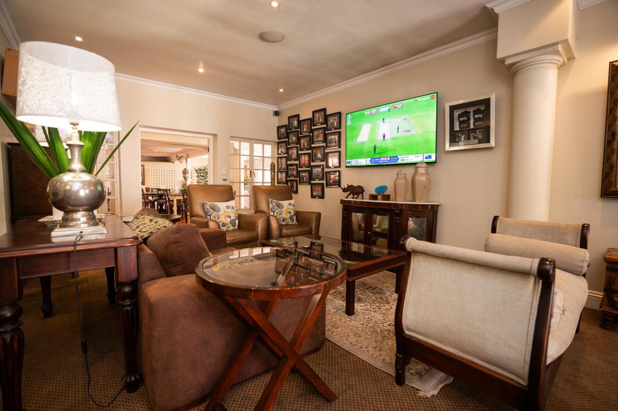 Little Tuscany Boutique Hotel Johannesburg Bagian luar foto