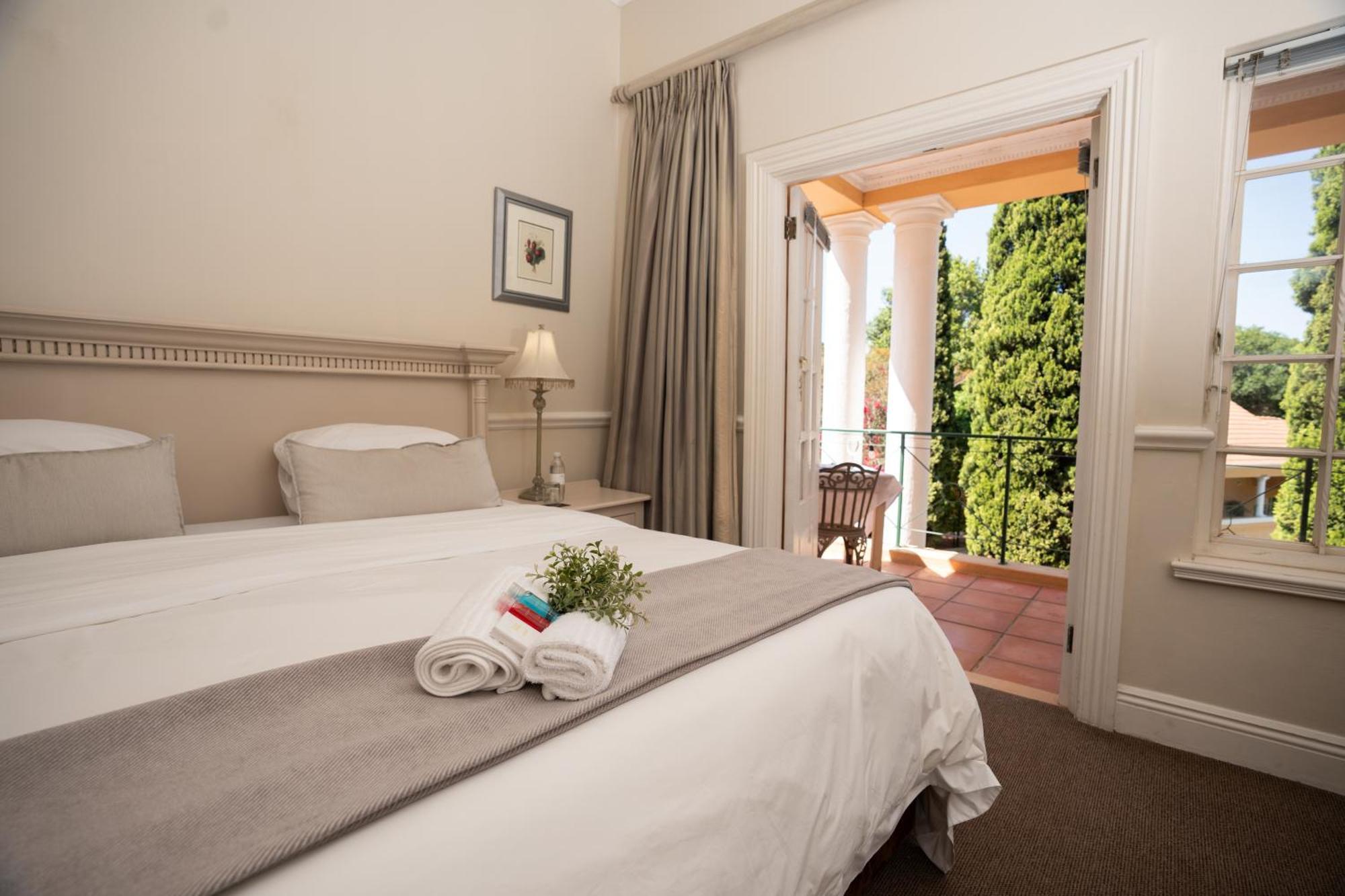 Little Tuscany Boutique Hotel Johannesburg Bagian luar foto