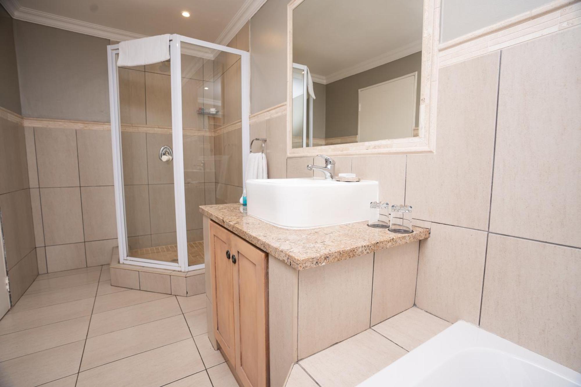 Little Tuscany Boutique Hotel Johannesburg Bagian luar foto