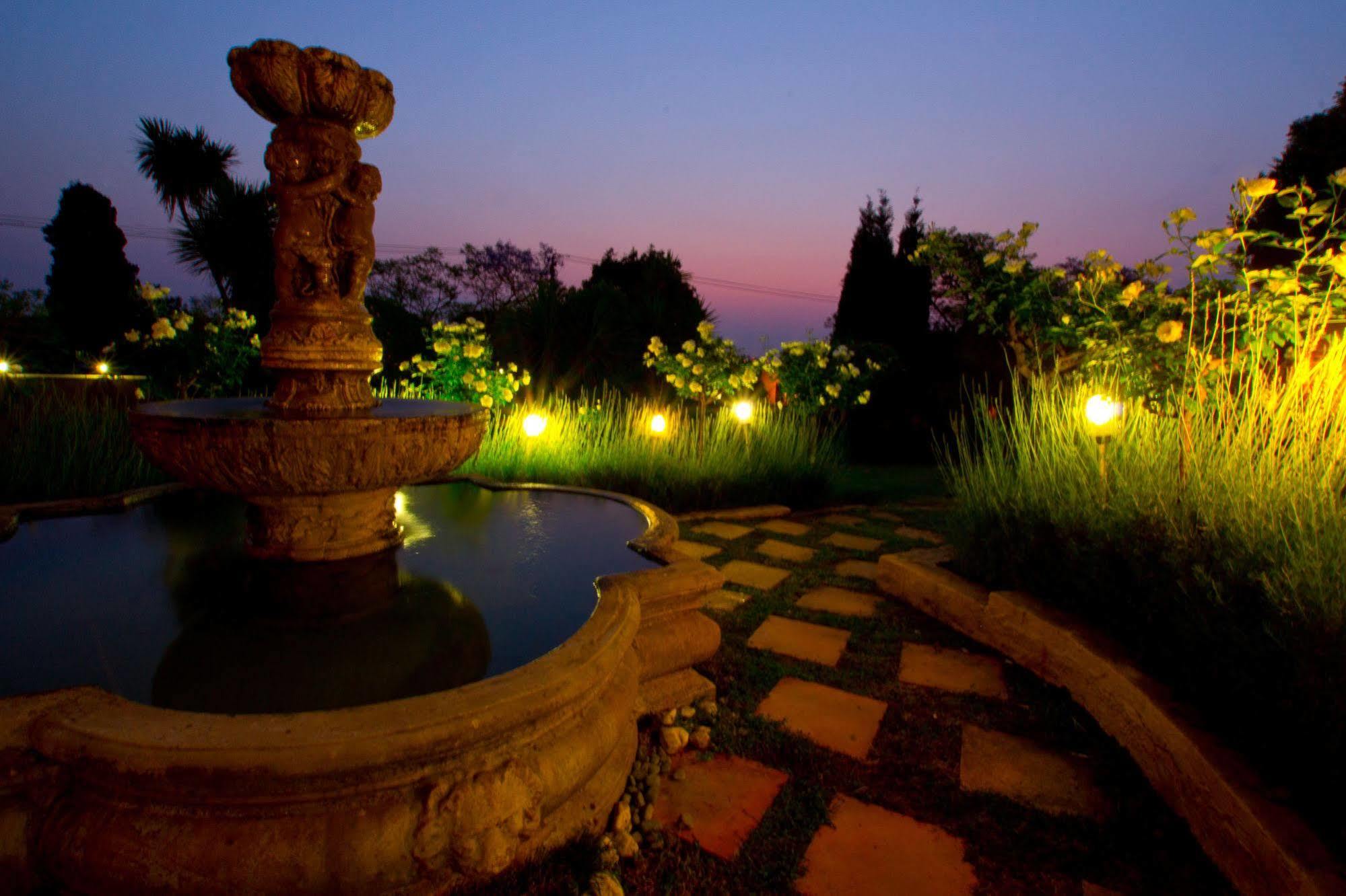 Little Tuscany Boutique Hotel Johannesburg Bagian luar foto